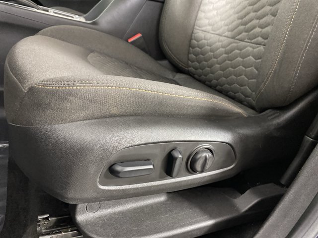 Used 2019 Chevrolet Equinox LT FWD image 16