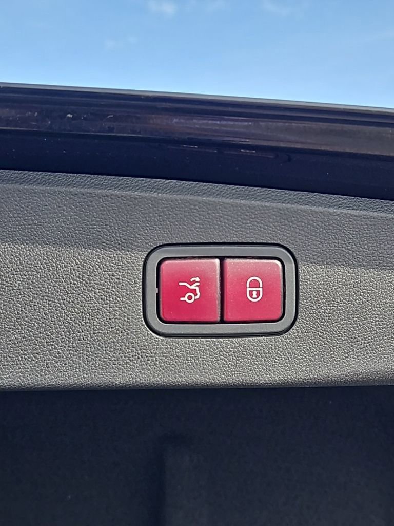 Used 2016 Mercedes-Benz E 350 Sedan image 27