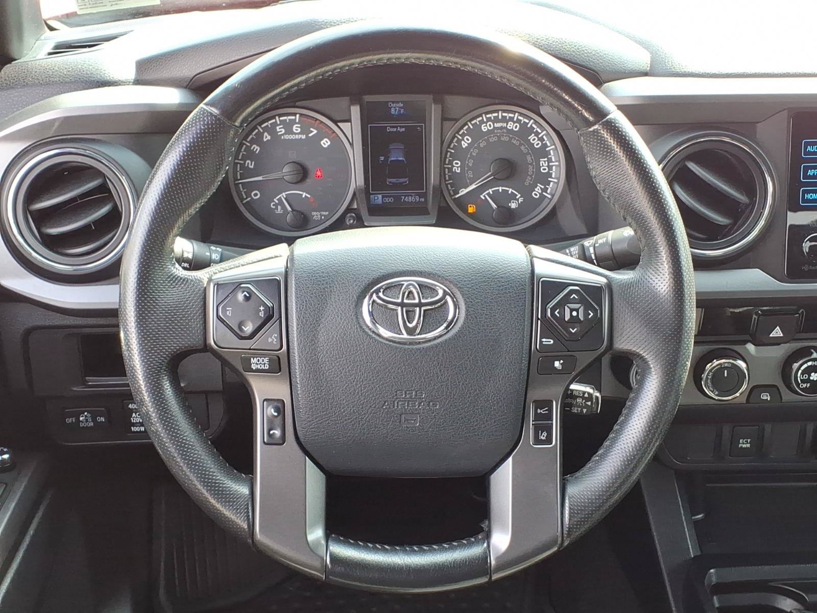 Used 2018 Toyota Tacoma TRD Sport AWD/4WD image 29