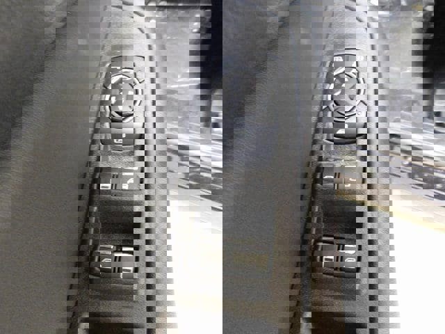 Used 2024 Ford Edge SE w/ Black Appearance Package image 18