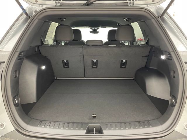 New 2026 Chevrolet Equinox LT w/ Safety and Technology Package AWD/4WD image 12