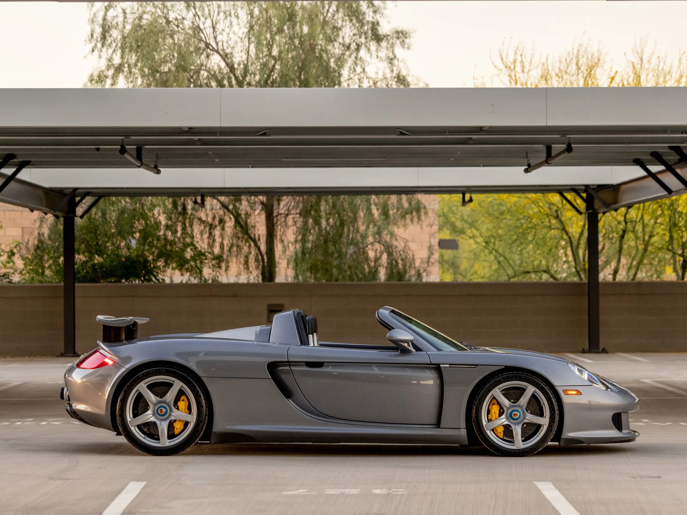 Used 2004 Porsche Carrera GT image 9