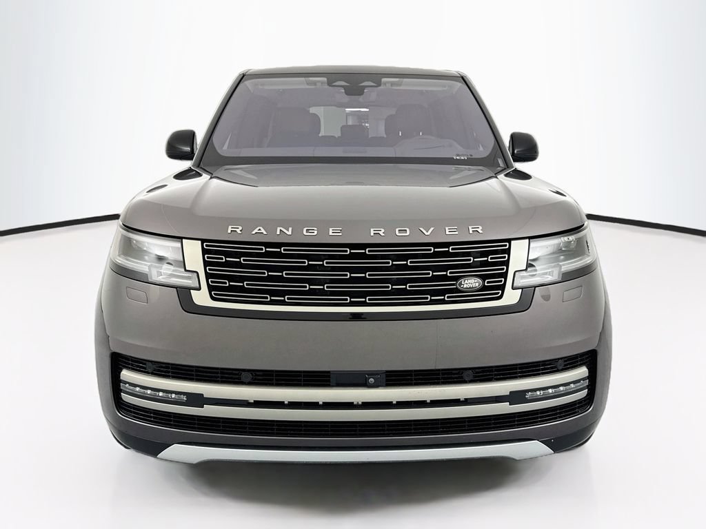 Used 2022 Land Rover Range Rover SE AWD/4WD image 2