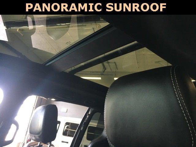 Certified 2025 Chrysler Pacifica Limited image 16