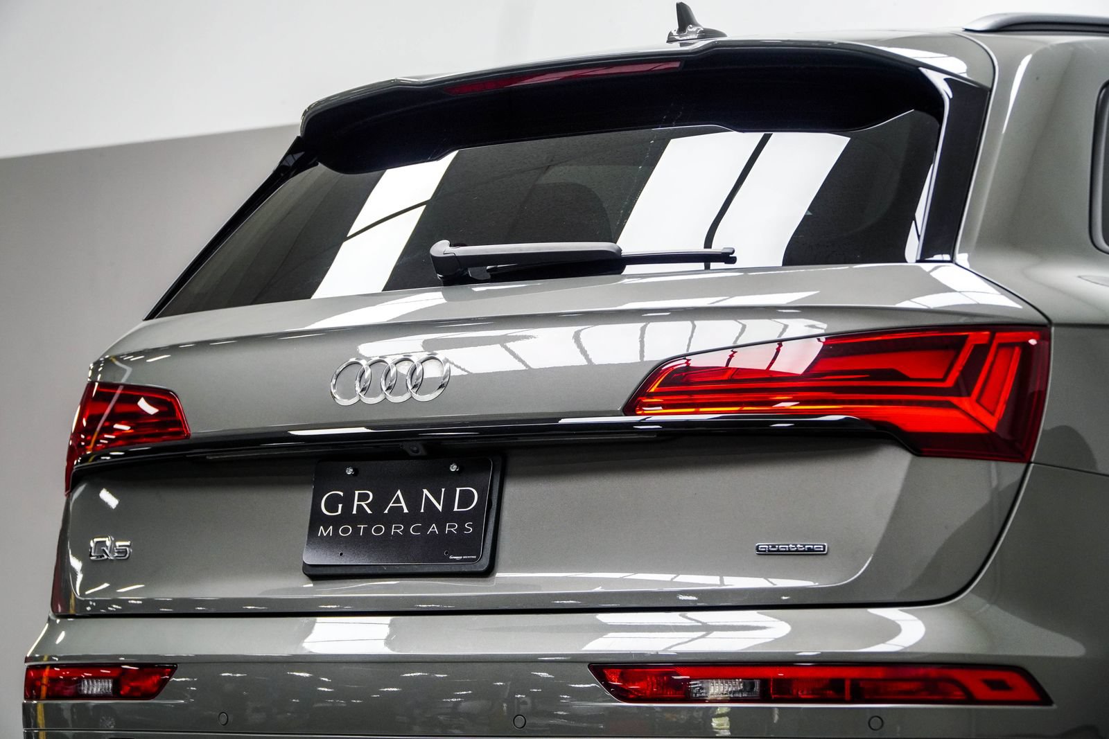 Used 2025 Audi Q5 2.0T Premium AWD/4WD image 15