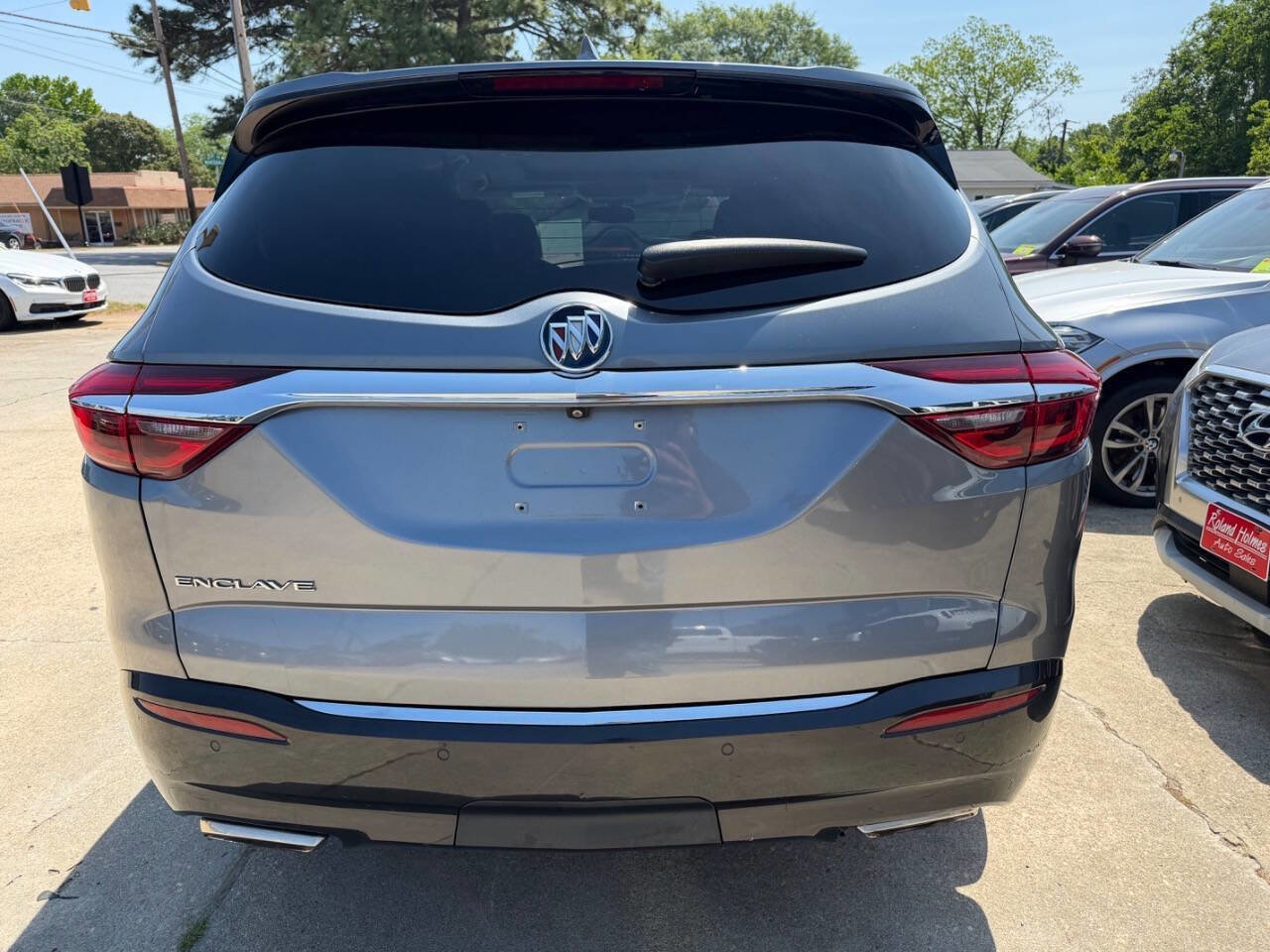 Used 2020 Buick Enclave Essence w/ Sound and Sites Package FWD image 6