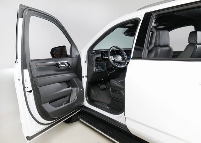 Used 2025 Chevrolet Tahoe LT w/ Comfort Package image 28