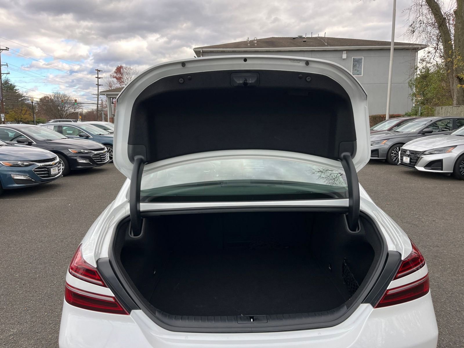 Used 2025 Genesis G70 2.5T image 31