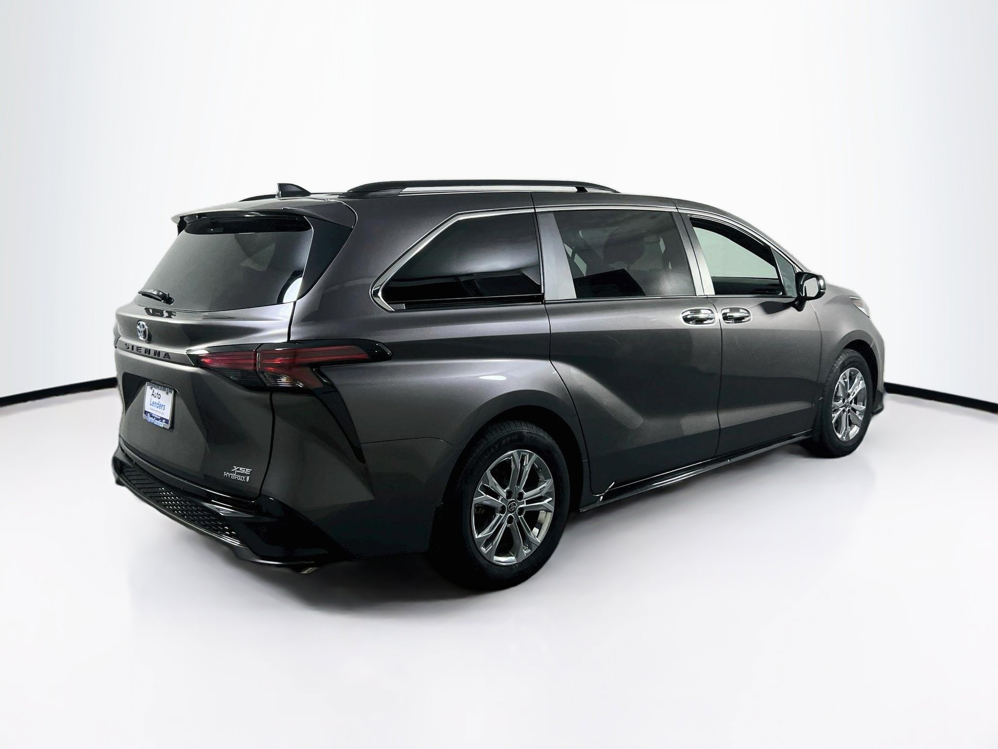 Used 2022 Toyota Sienna XSE AWD/4WD image 5