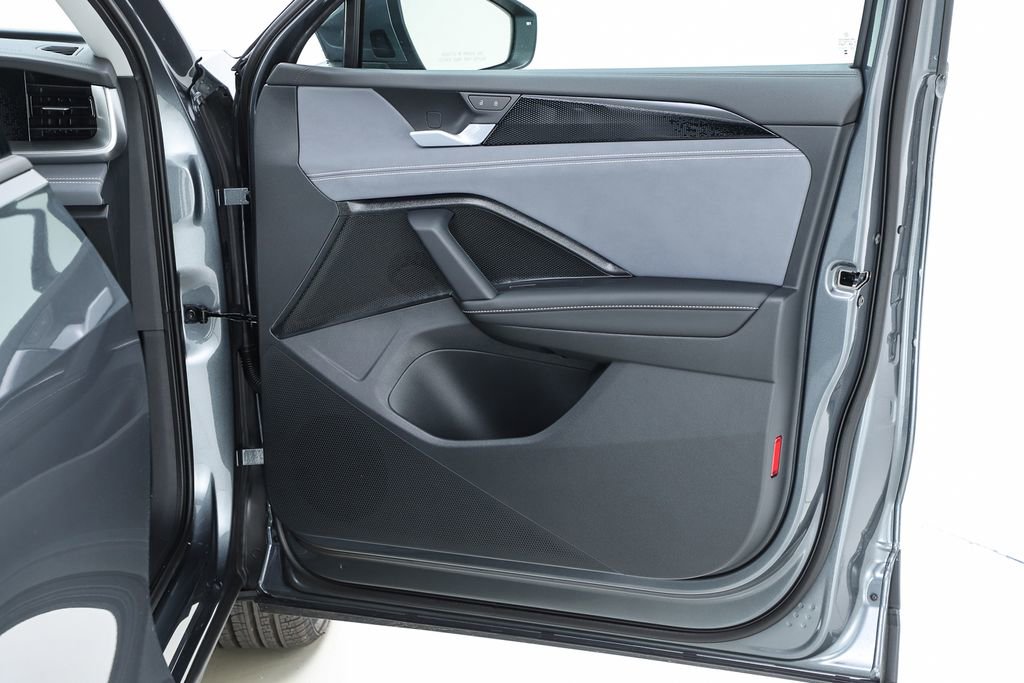 New 2026 Volkswagen Tiguan SE image 70