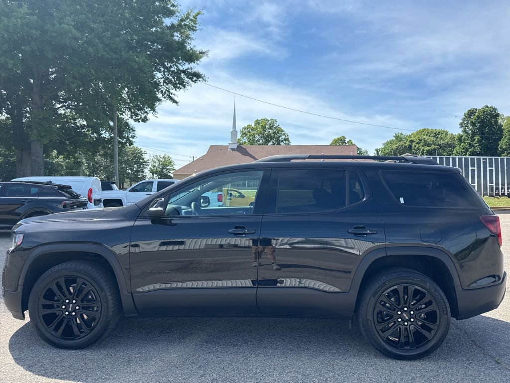 Used 2023 GMC Acadia SLE w/ Driver Convenience Package FWD image 2