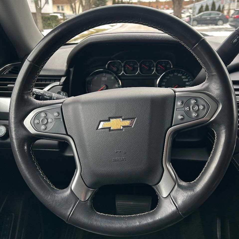 Used 2018 Chevrolet Suburban LT AWD/4WD image 9