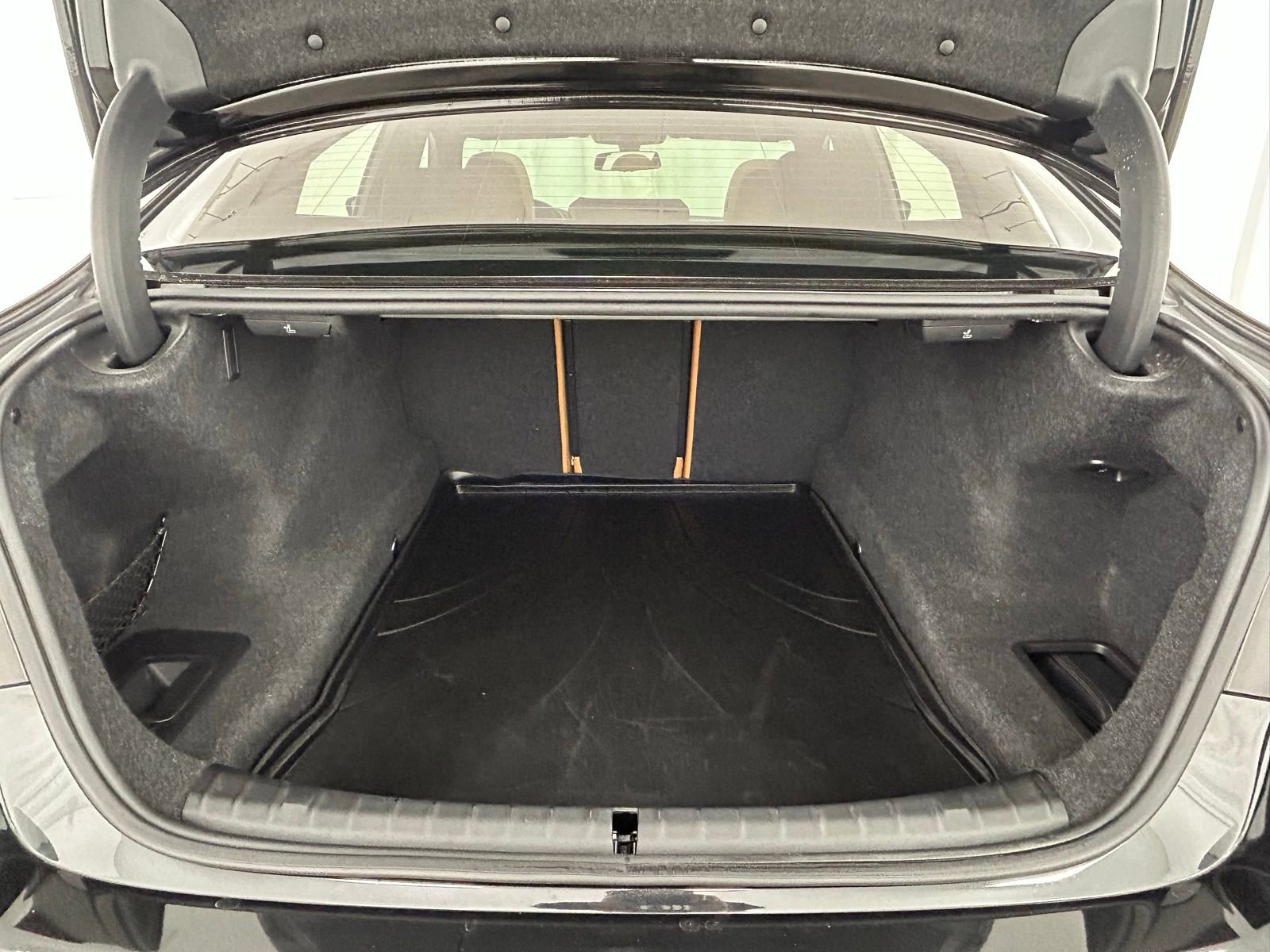 Used 2023 BMW 540i xDrive w/ M Sport Package image 38