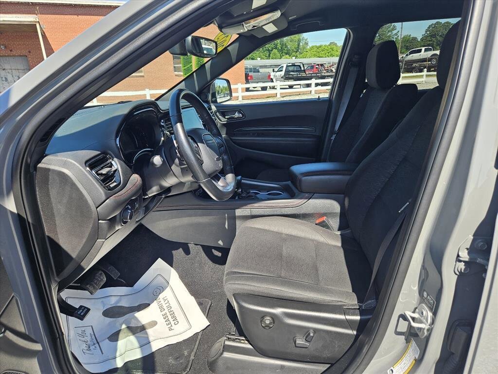 Used 2025 Dodge Durango GT RWD image 9