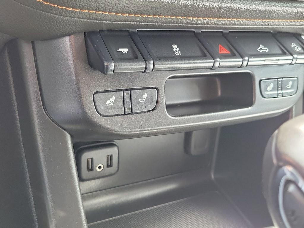 Used 2022 GMC Canyon AT4 image 32