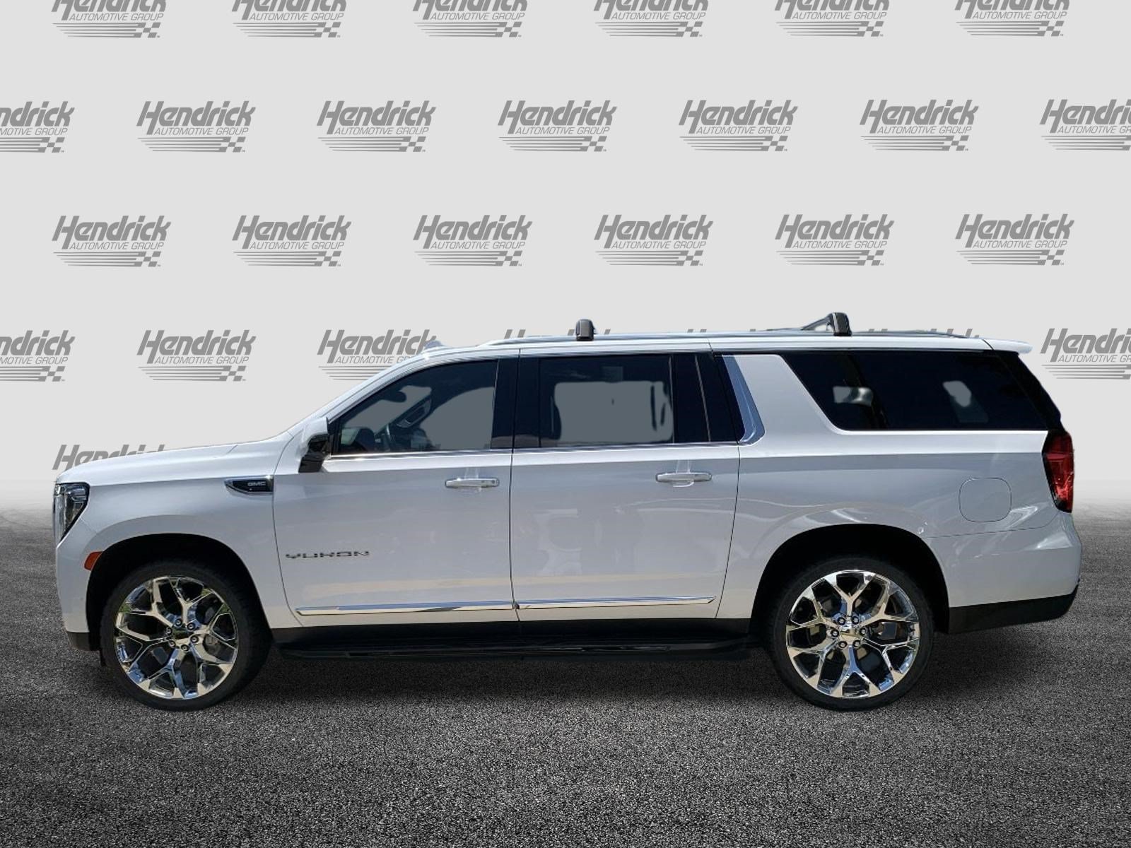 Used 2024 GMC Yukon XL SLT w/ SLT Luxury Package AWD/4WD image 7