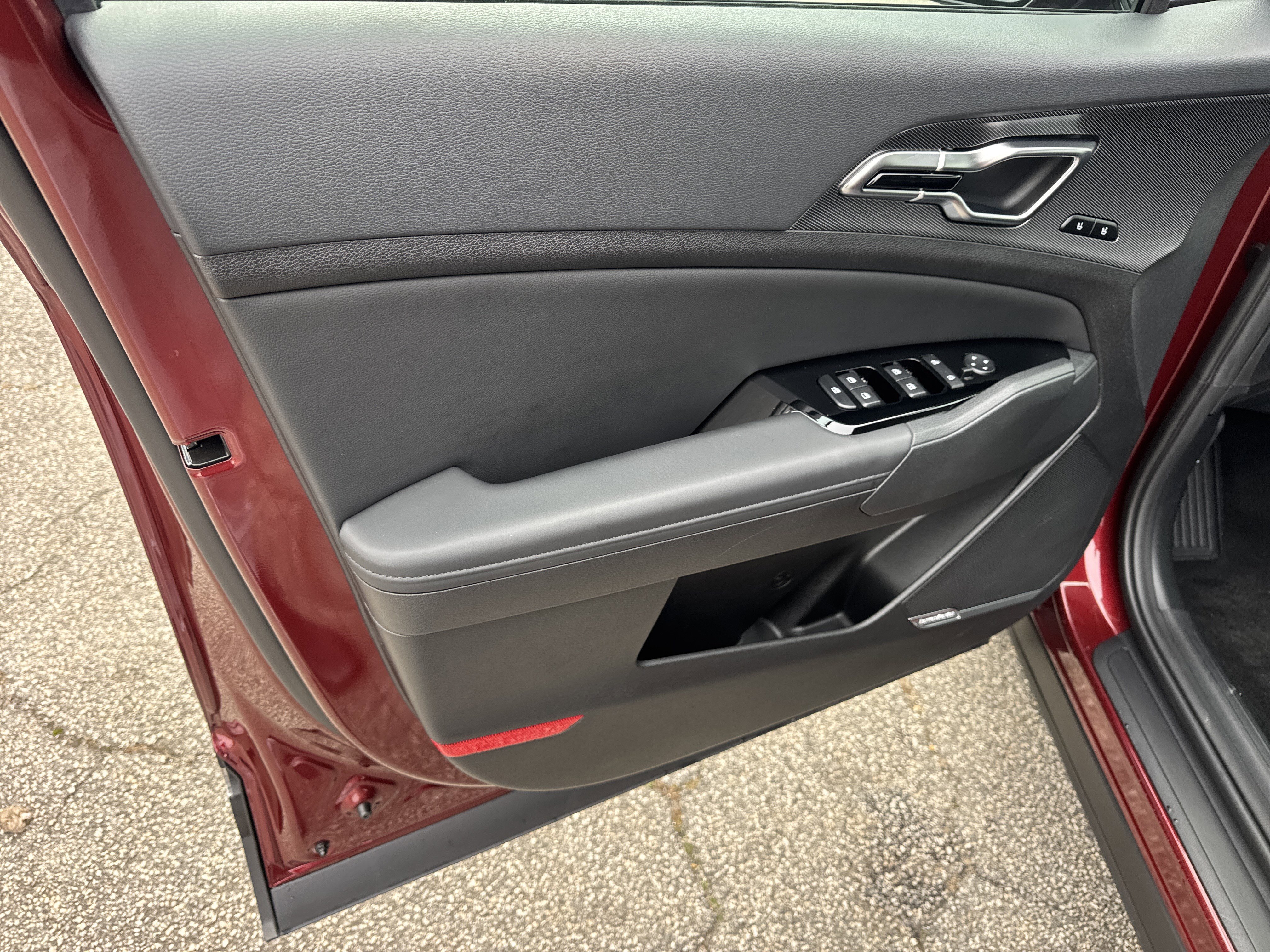 Certified 2025 Kia Sportage SX image 10