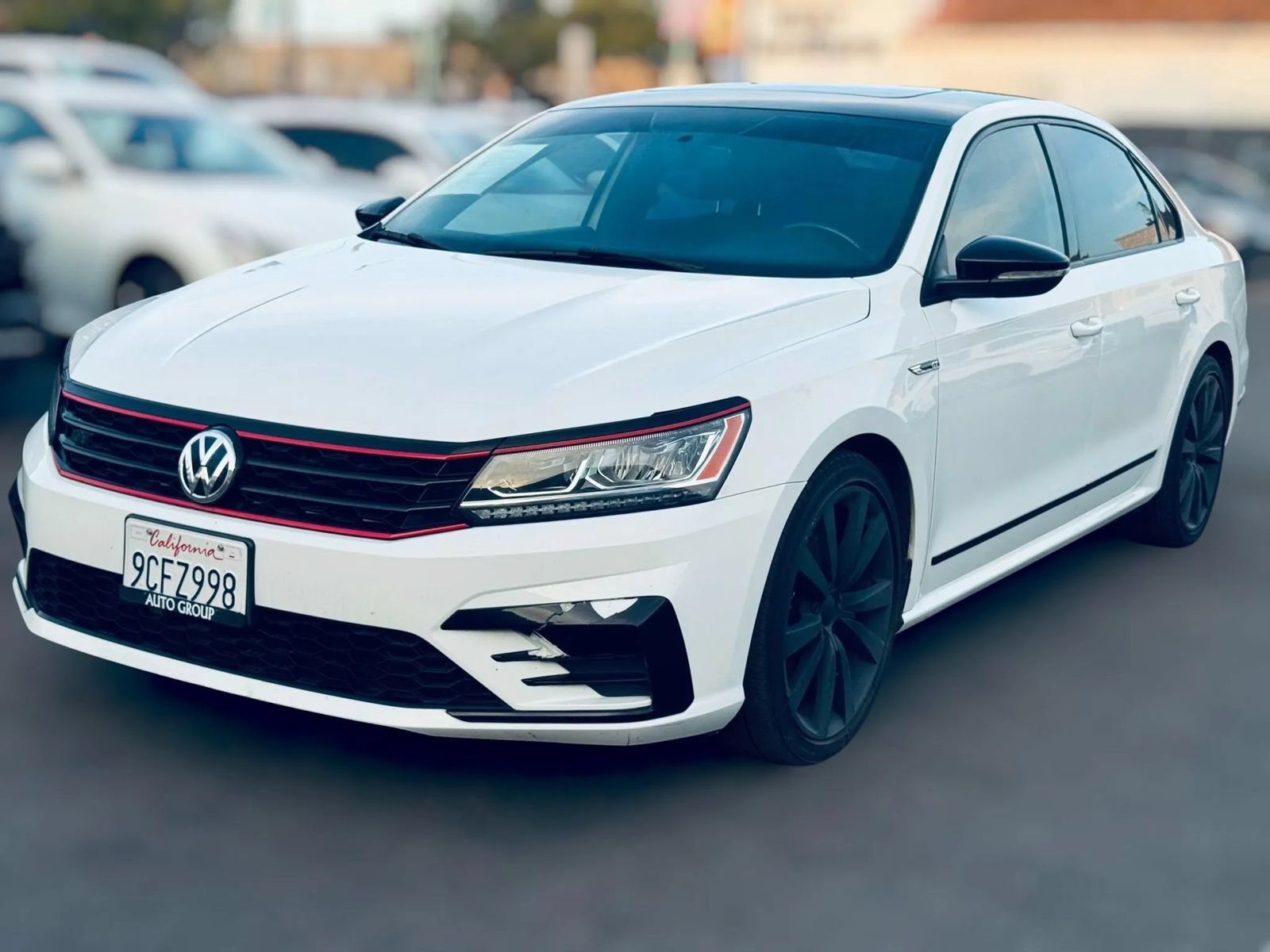Used 2018 Volkswagen Passat GT FWD image 1