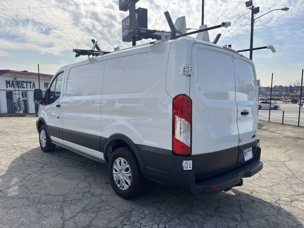Used 2016 Ford Transit 150 150 3dr SWB Low Roof Cargo Van image 3