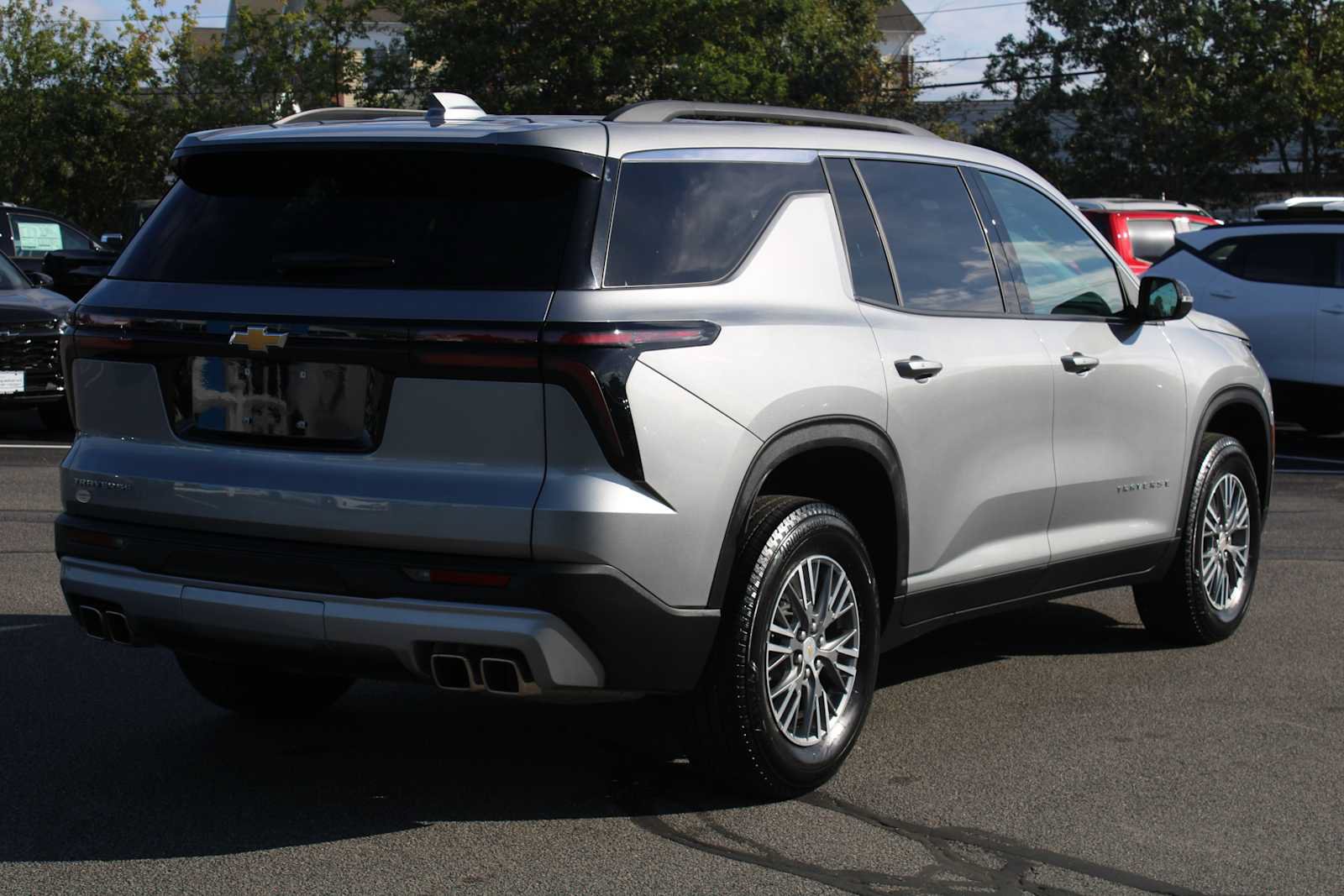 Certified 2025 Chevrolet Traverse LT FWD image 7