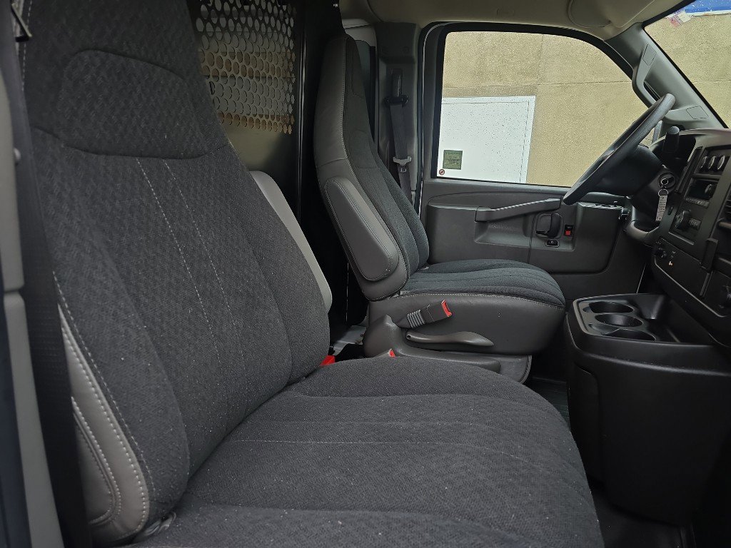 Used 2024 GMC Savana 2500 Work Van w/ Driver Convenience Package image 26