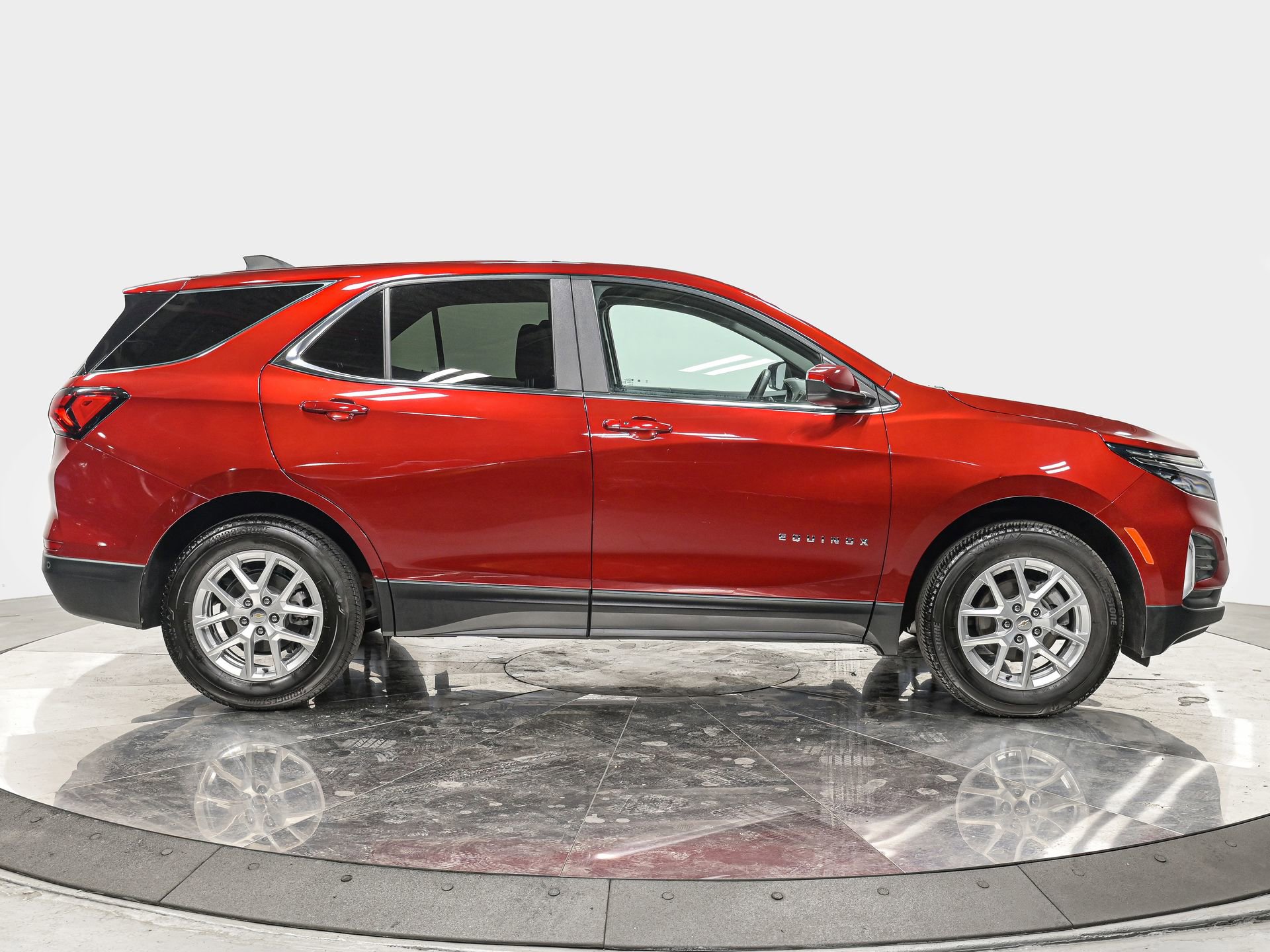Used 2023 Chevrolet Equinox LT image 8