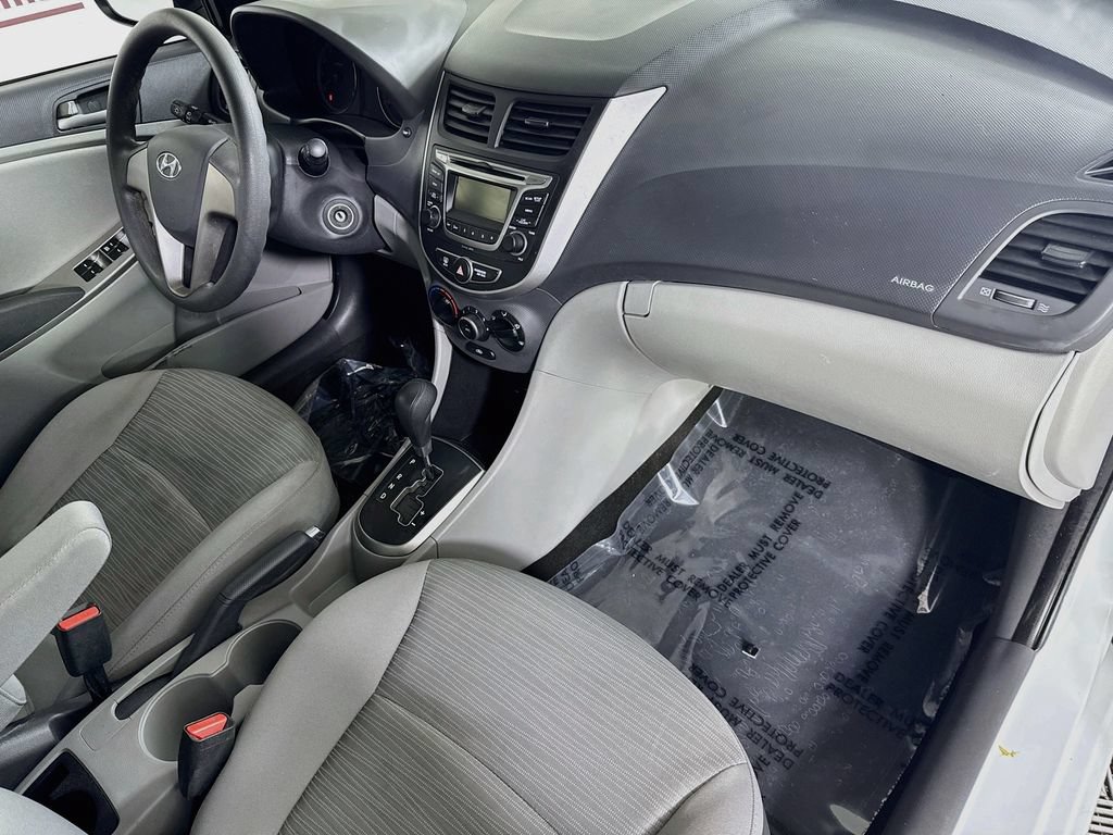Used 2017 Hyundai Accent SE FWD image 26
