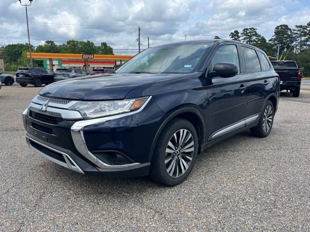 Used 2020 Mitsubishi Outlander ES image 2