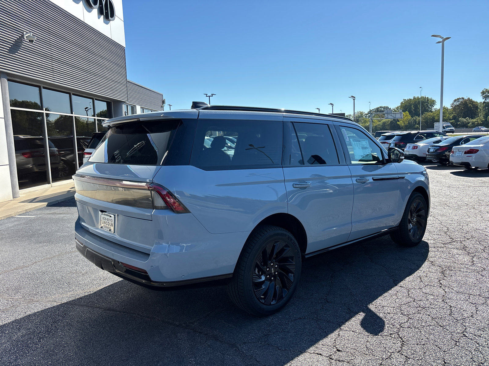 New 2025 Lincoln Navigator Reserve w/ Jet Appearance Package image 7