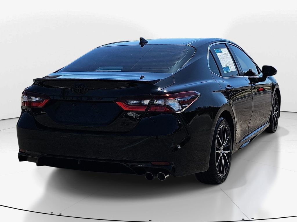 Used 2022 Toyota Camry SE FWD image 5