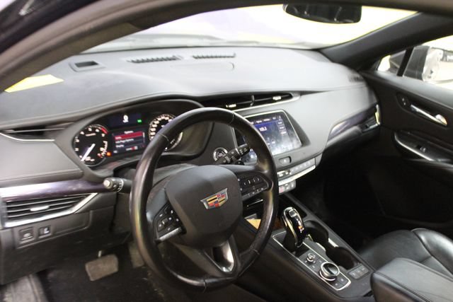 Used 2021 Cadillac XT4 Luxury w/ Driver Awareness Package AWD/4WD image 14
