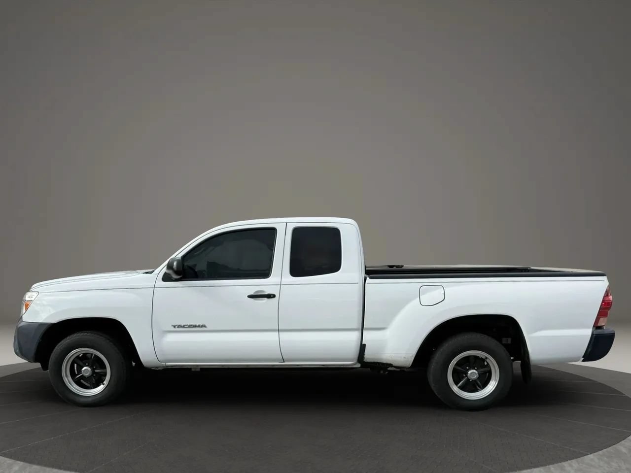 Used 2015 Toyota Tacoma 2WD Access Cab w/ Convenience Package image 6
