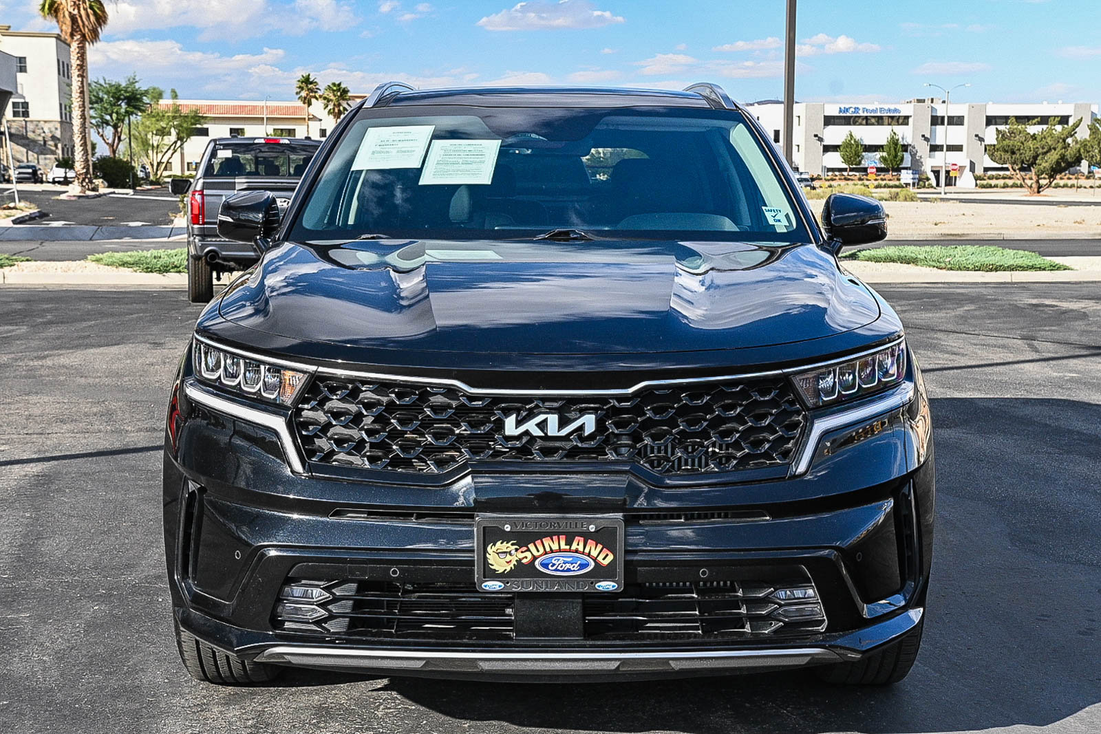 Used 2023 Kia Sorento EX w/ Panoramic Sunroof Package image 2
