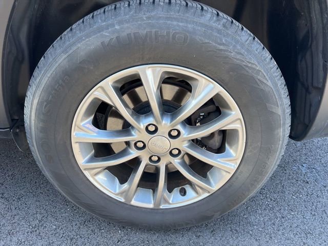 Used 2019 Jeep Cherokee Latitude Plus image 35