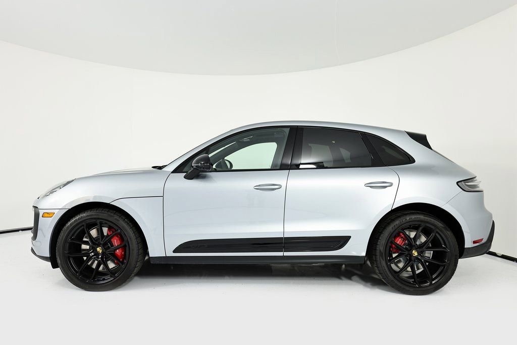 New 2026 Porsche Macan GTS image 2