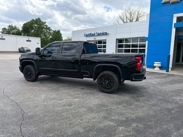 Used 2024 Chevrolet Silverado 2500 High Country w/ Midnight Edition AWD/4WD image 8
