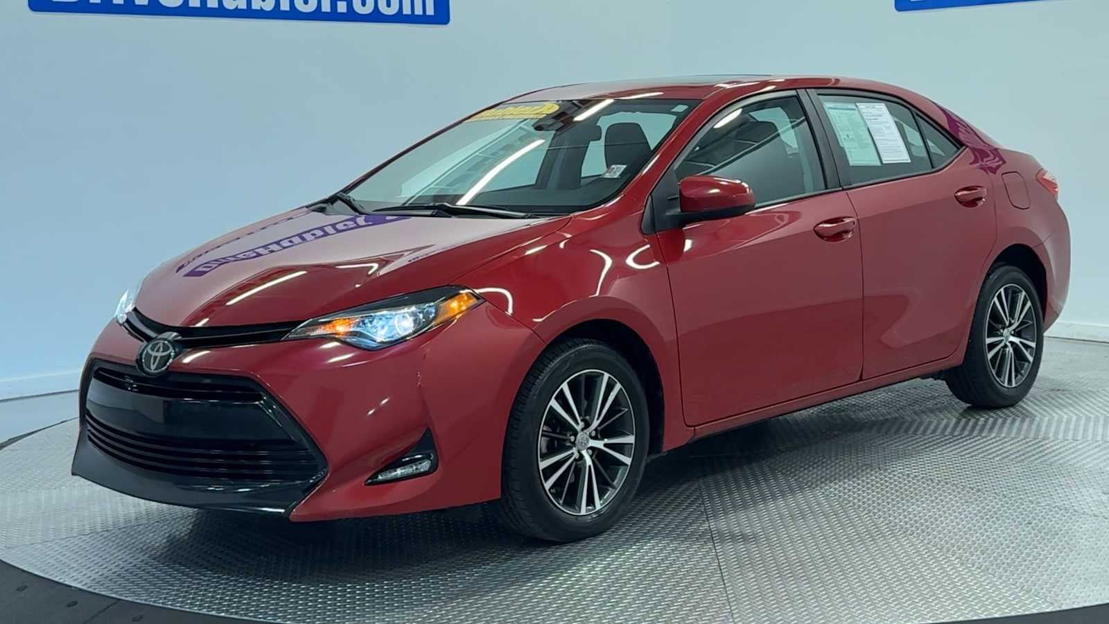 Used 2019 Toyota Corolla LE w/ LE Premium Package w/Moonroof FWD image 4