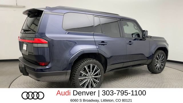Used 2025 Lexus GX 550 w/ Accessory Package (2T) AWD/4WD image 2