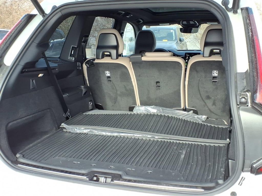 Certified 2026 Volvo XC90 B6 Ultra w/ Protection Package image 5