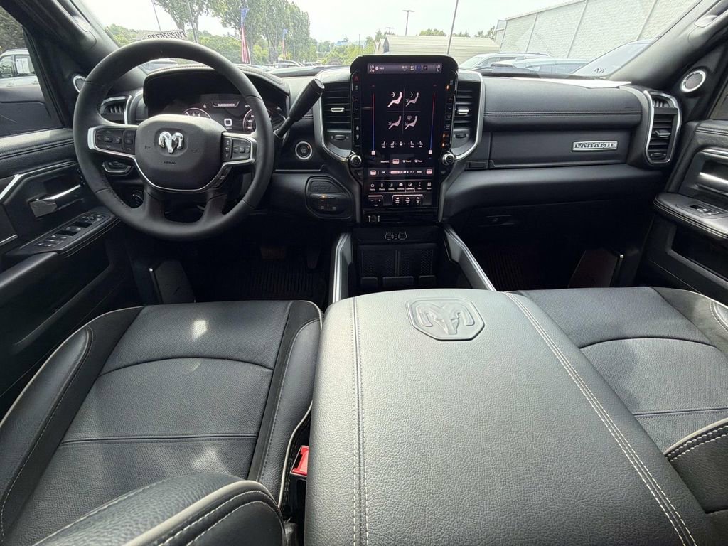 Used 2026 RAM 2500 Laramie AWD/4WD image 18