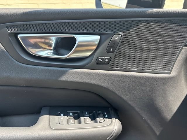 Used 2025 Volvo XC60 B5 Plus w/ Protection Package Premier AWD/4WD image 15