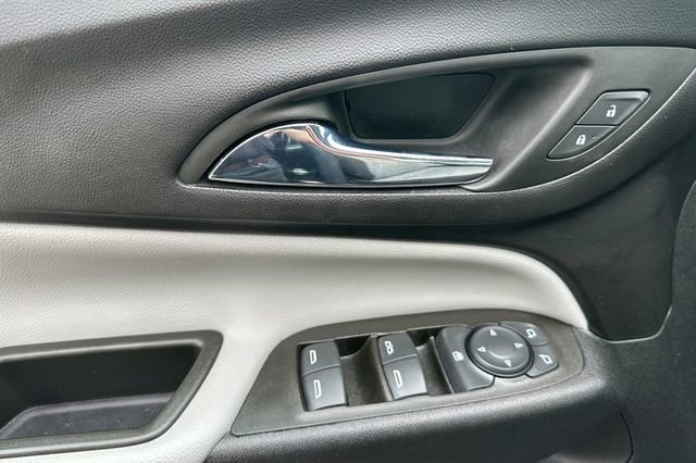 Used 2023 Chevrolet Equinox LS FWD image 12