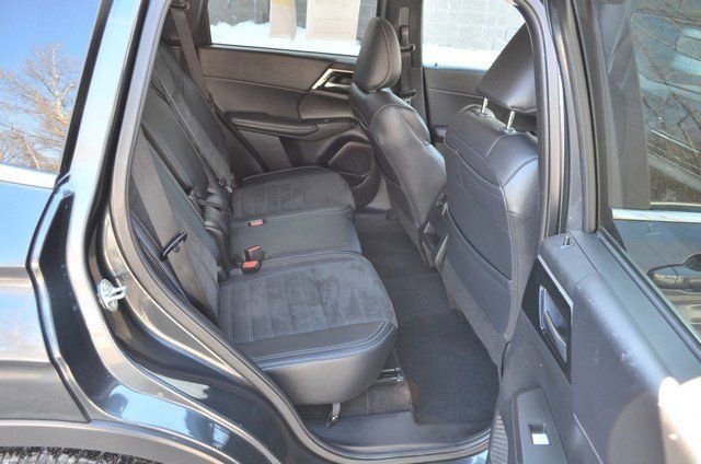 Used 2024 Mitsubishi Outlander SE image 34