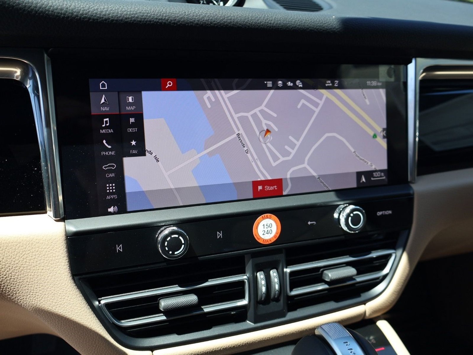 New 2026 Porsche Macan AWD/4WD image 18