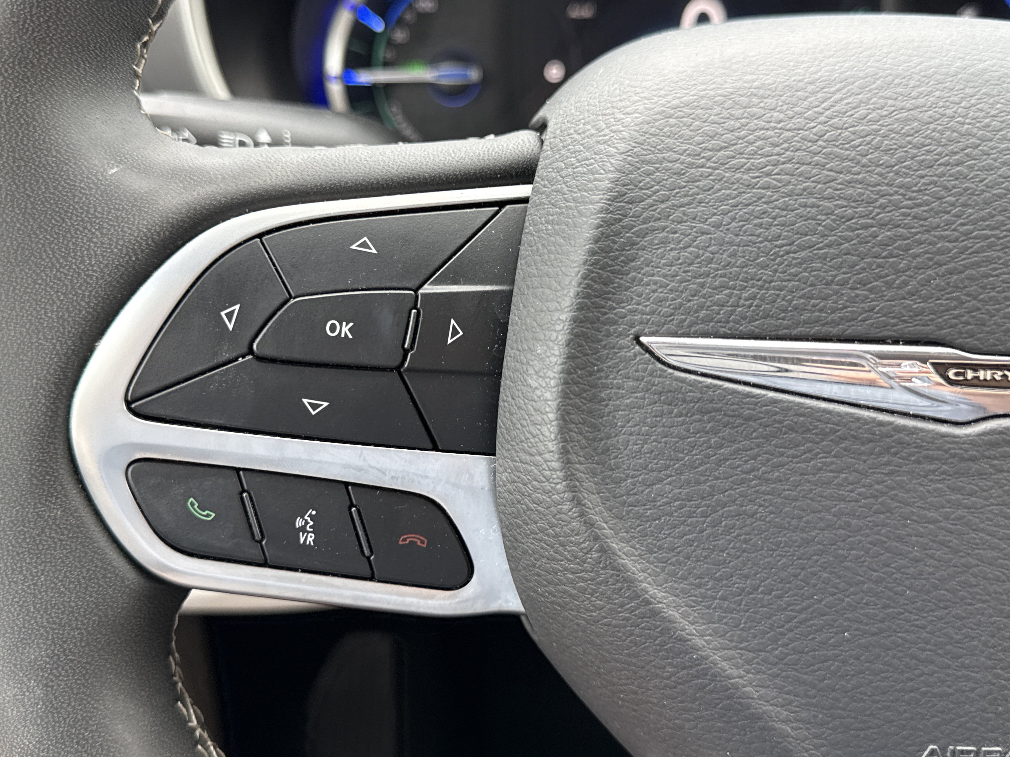 Used 2024 Chrysler Pacifica Select image 14