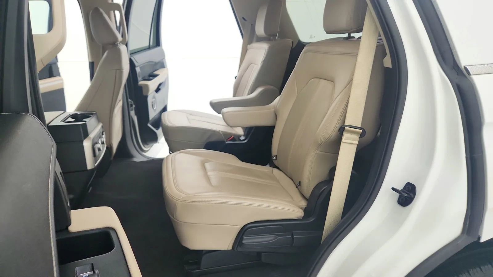 Used 2024 Ford Expedition Limited image 34