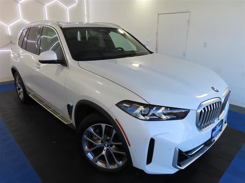 Used 2024 BMW X5 sDrive40i w/ Premium Package image 5