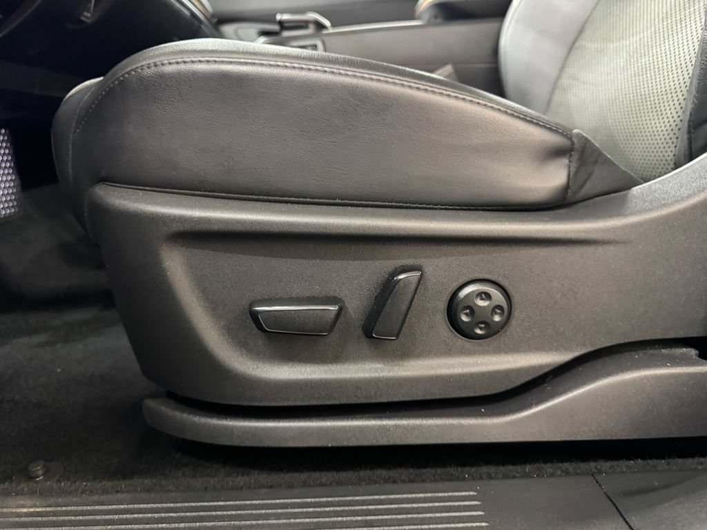 Used 2023 Nissan Ariya FWD image 17