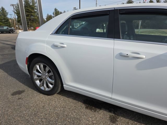 Used 2021 Chrysler 300 Touring L image 24