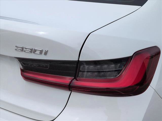 Used 2022 BMW 330i xDrive Sedan w/ Driving Assistance Package image 14